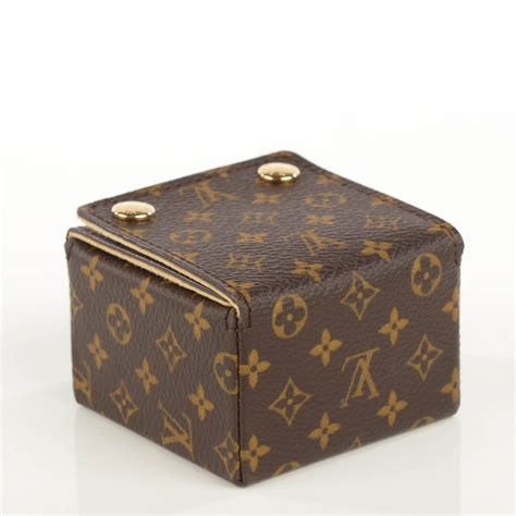 veiling louis vuitton|louis vuitton boxes.